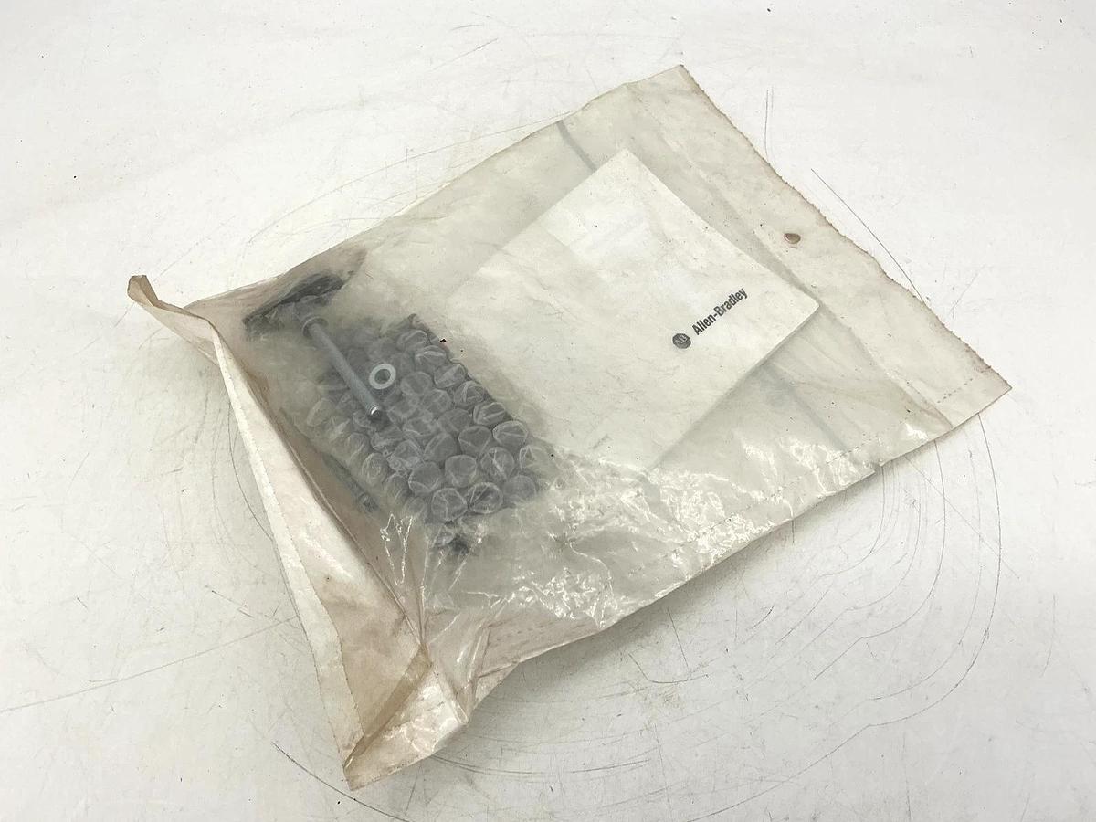New Allen Bradley 42GRP-9043-QD1 Ser B Photoswitch Photoelectric Sensor 70-264V