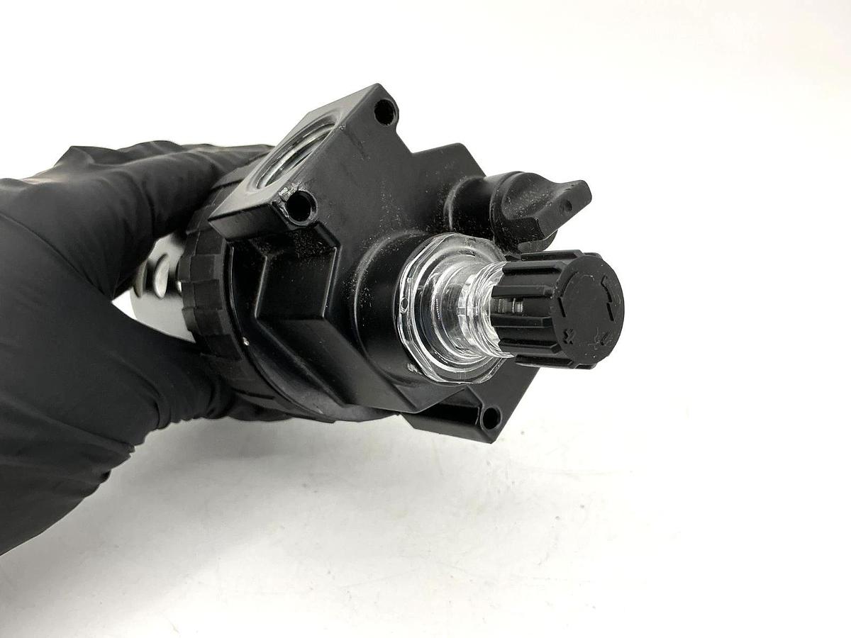 New Parker 06L32BE Ser 06L Mist Lubricator Pipe Size: 1/2" 90CFM 150PSI - No Box