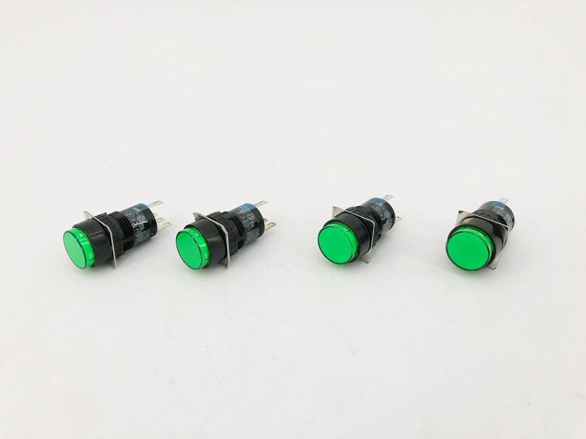 Lot of 4 New IDEC AL6M-M100 Green Illuminated Pushbuttons SPDT 16mm Round