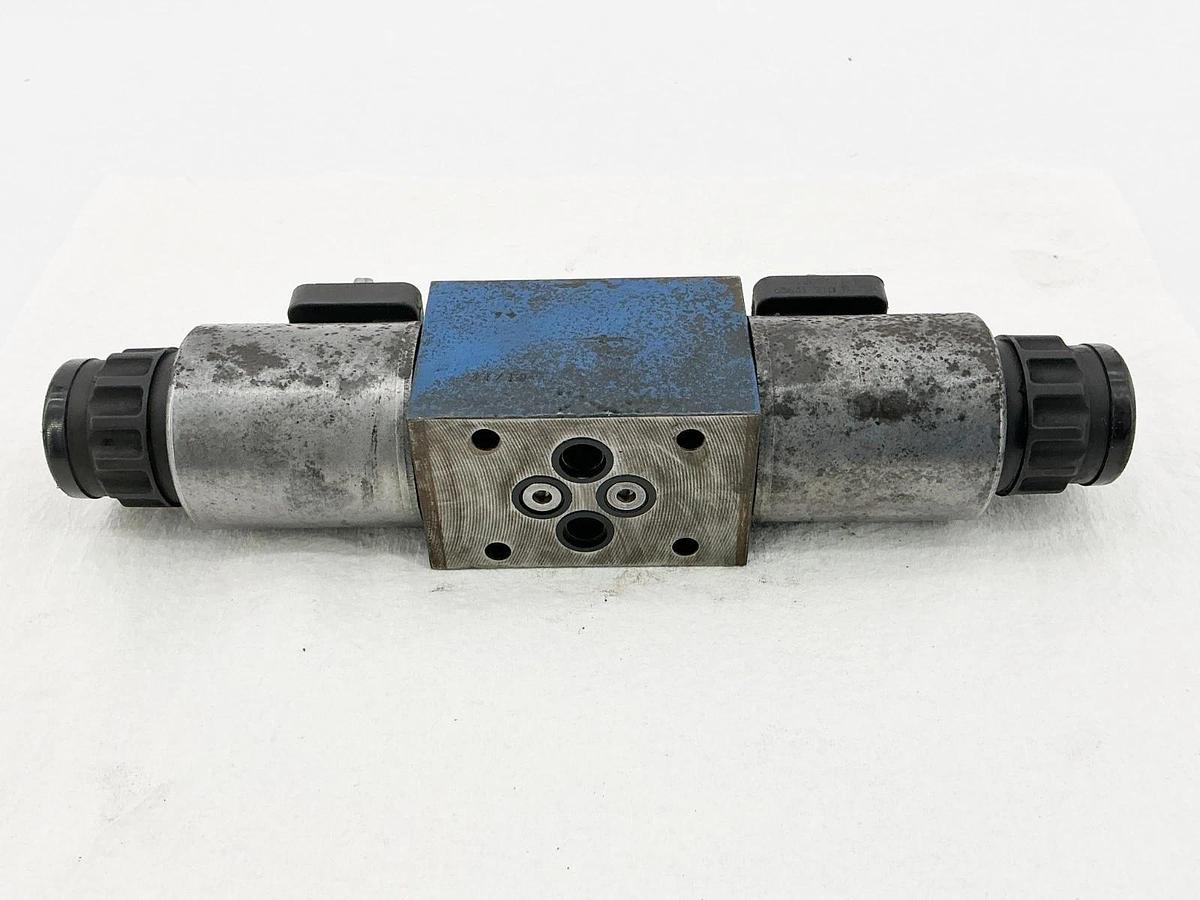 Used Rexroth 3DREP 6 C-20/25EG24N9K4/M Hydraulic Directional Control Valve R900955887