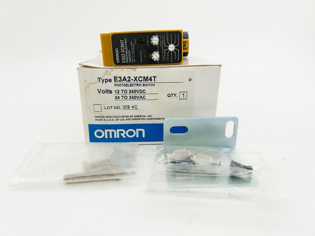 New Omron E3A2-XCM4T Photoelectric Sensor Fiber Optic 240VDC