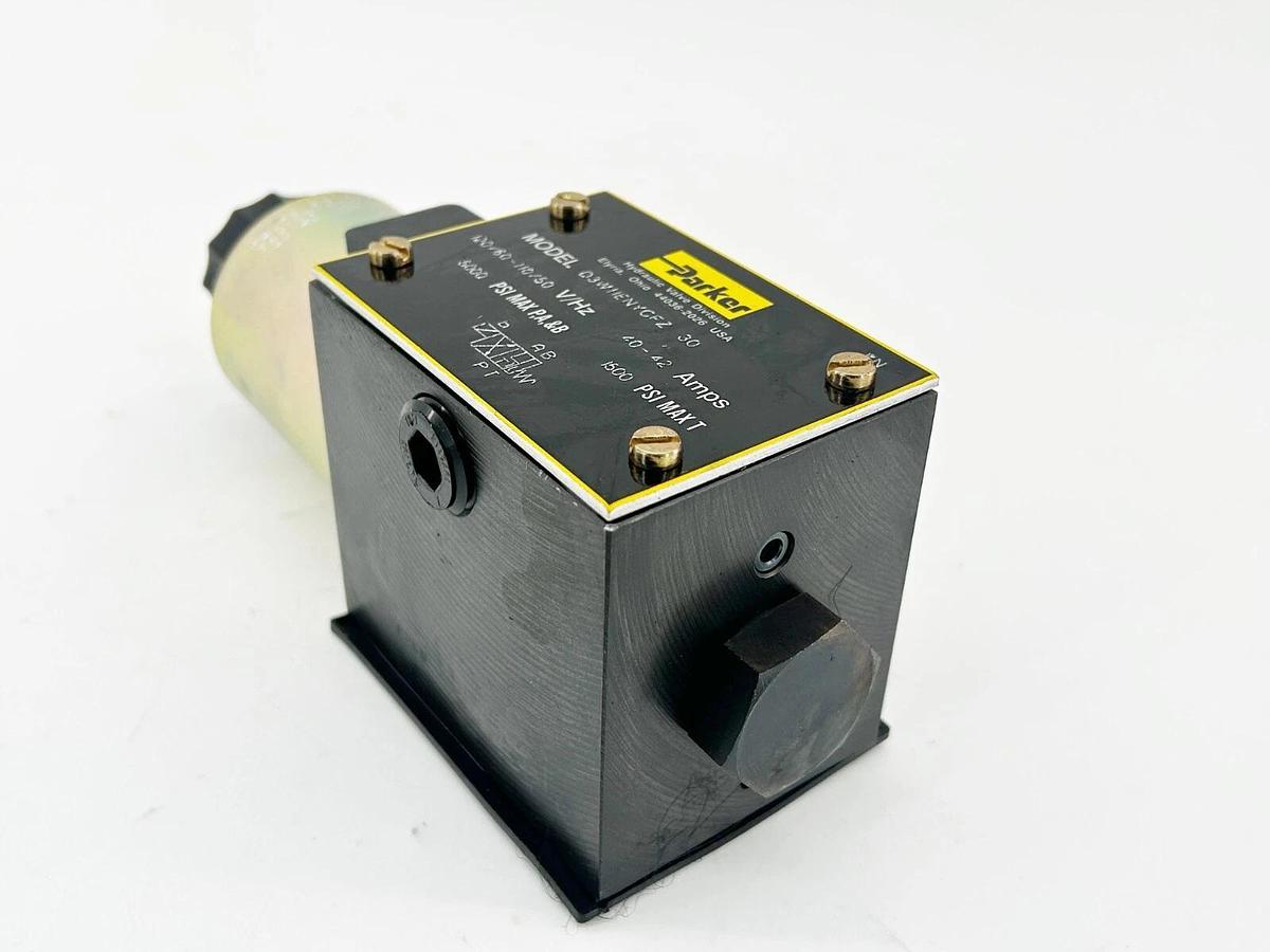 New Parker D3W11ENYCFZ-30 Solenoid Valve 5000PSI 42A 110/120V 50/60Hz