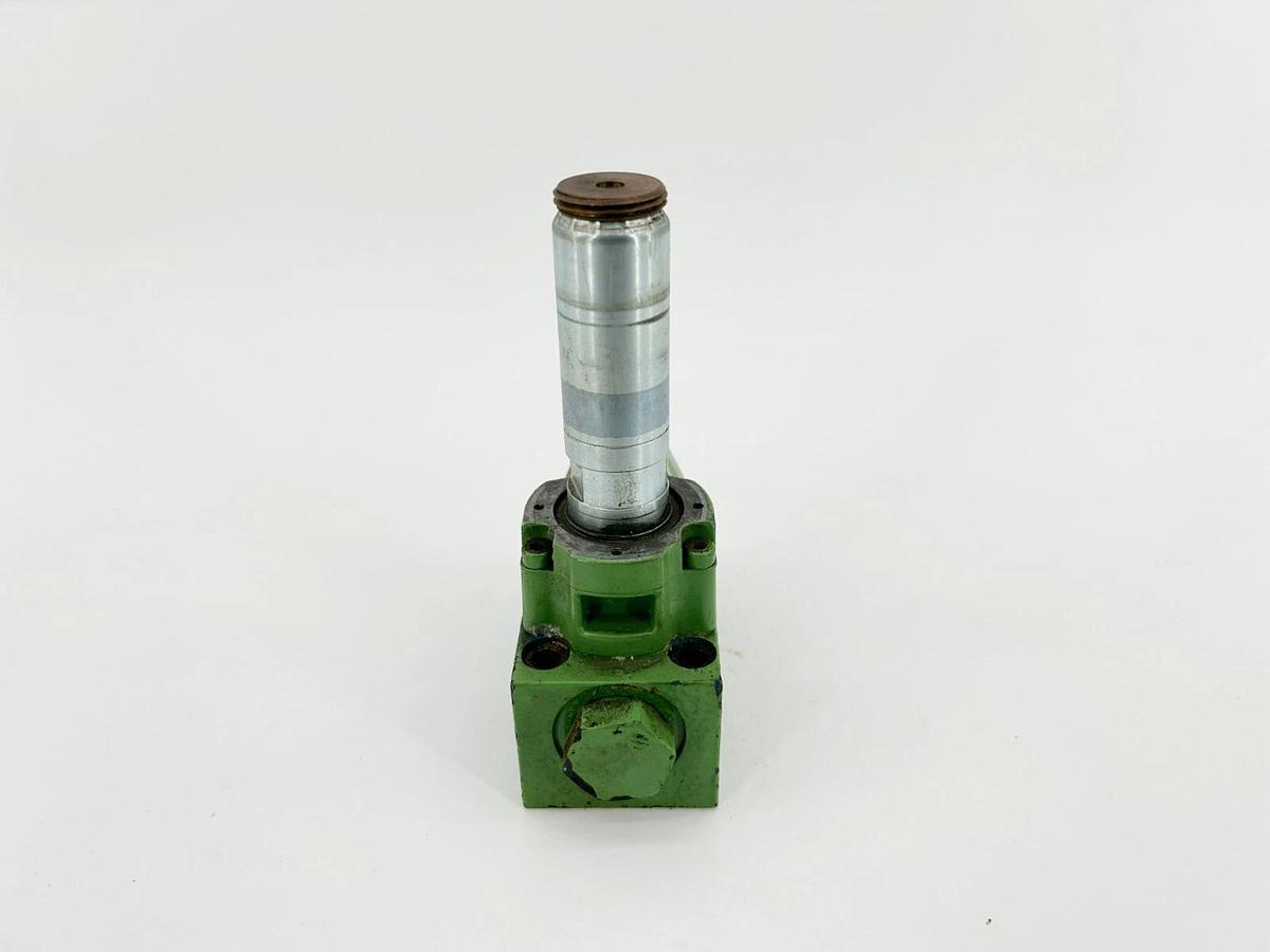 Used Rexroth R900566289 Directional Poppet Valve, M-3SEW6U3X/630MG24N9K4 - No Knob