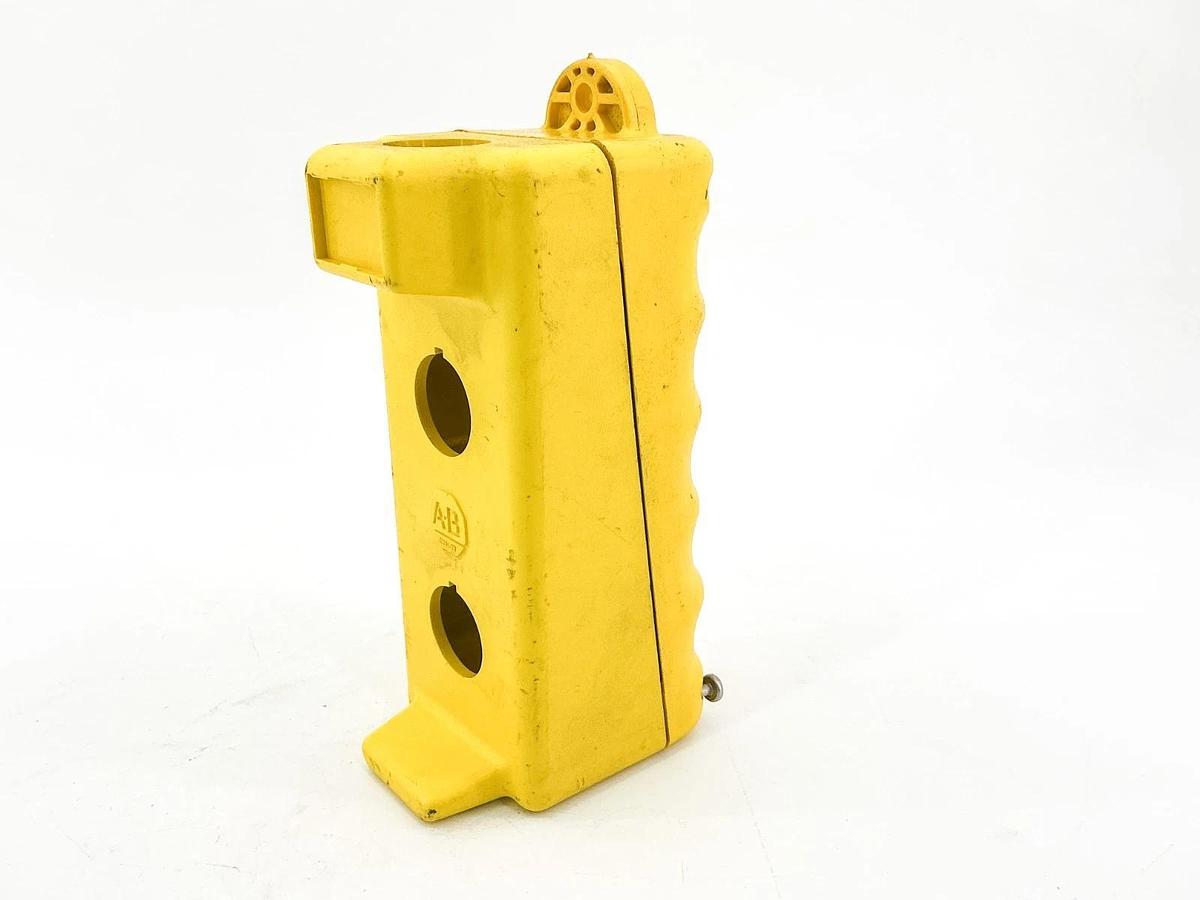 Used Allen Bradley 800E-P15 Yellow Pendant Station 3 Pushbotton Slots