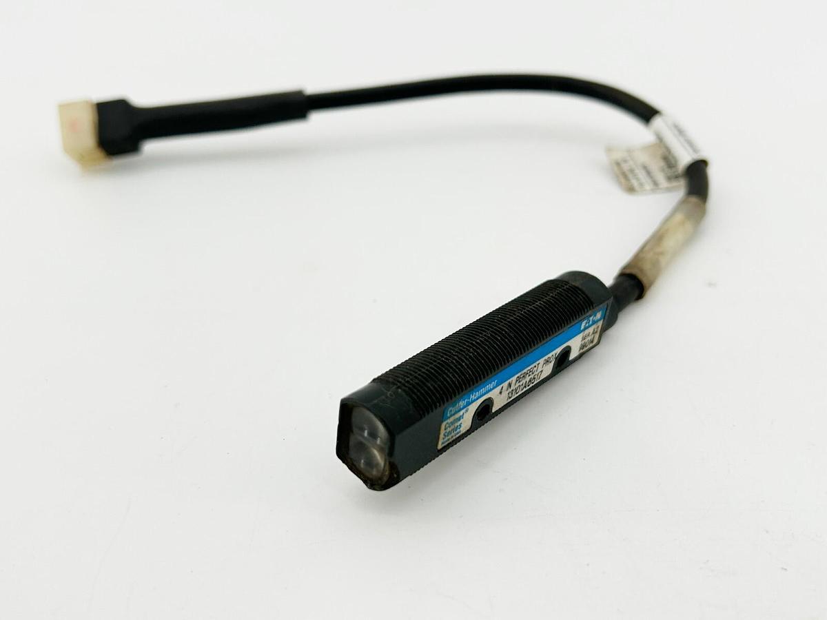 Used Cutler Hammer 13101A6517 Photoelectric Sensor 10-30V 250MA 100MM Sensing Range