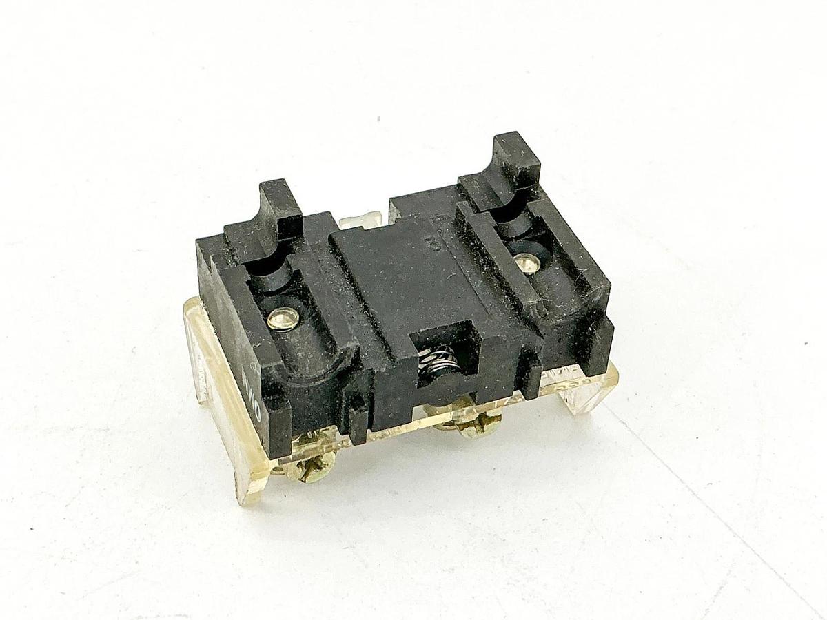 New Lot of 4 Allen Bradley 800T-XA Contact Block Ser.D - No Box