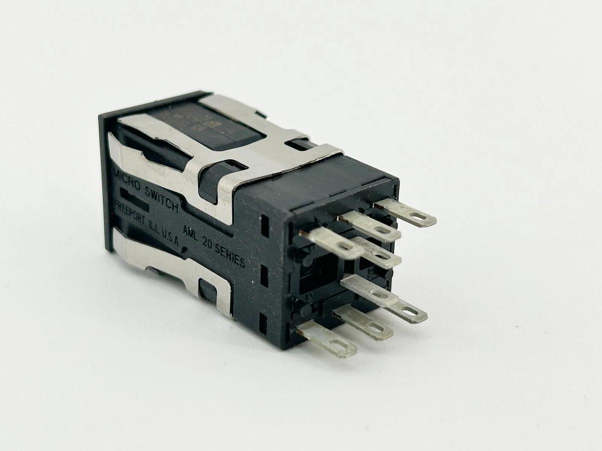 New Honeywell AML21CBE2AC Pushbutton 3A 240V DPDT - No Box