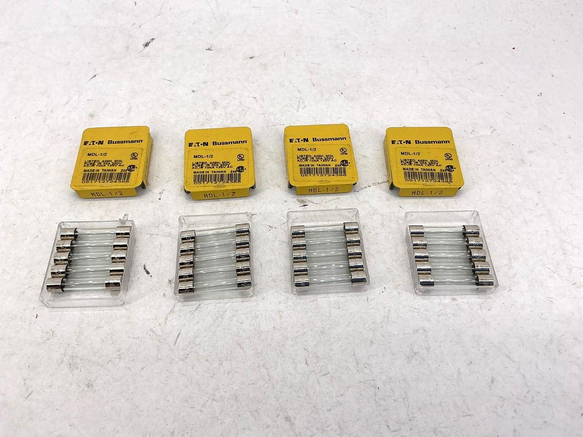 Lot of 20 New Bussmann MDL-1/2 Glass Fuse 1/2A 250V