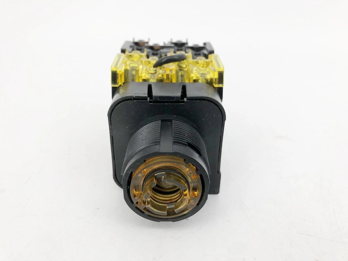 New Allen Bradley 800HC-24HRG2KB63B Selector Switch 30mm 2-Pos - missing knob