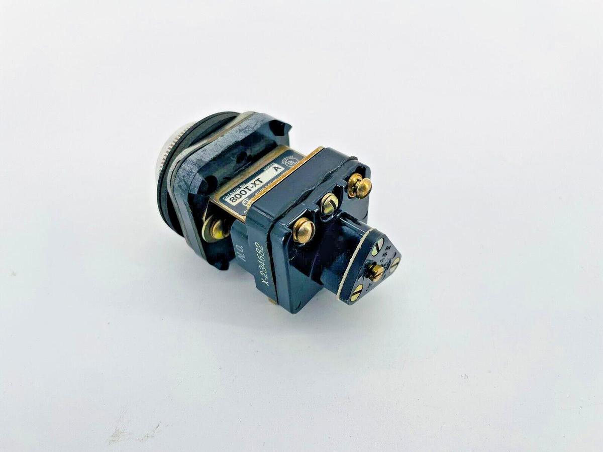 New Allen Bradley 800T-XT Contact Block w/ 800T-A9 Push Button Yellow