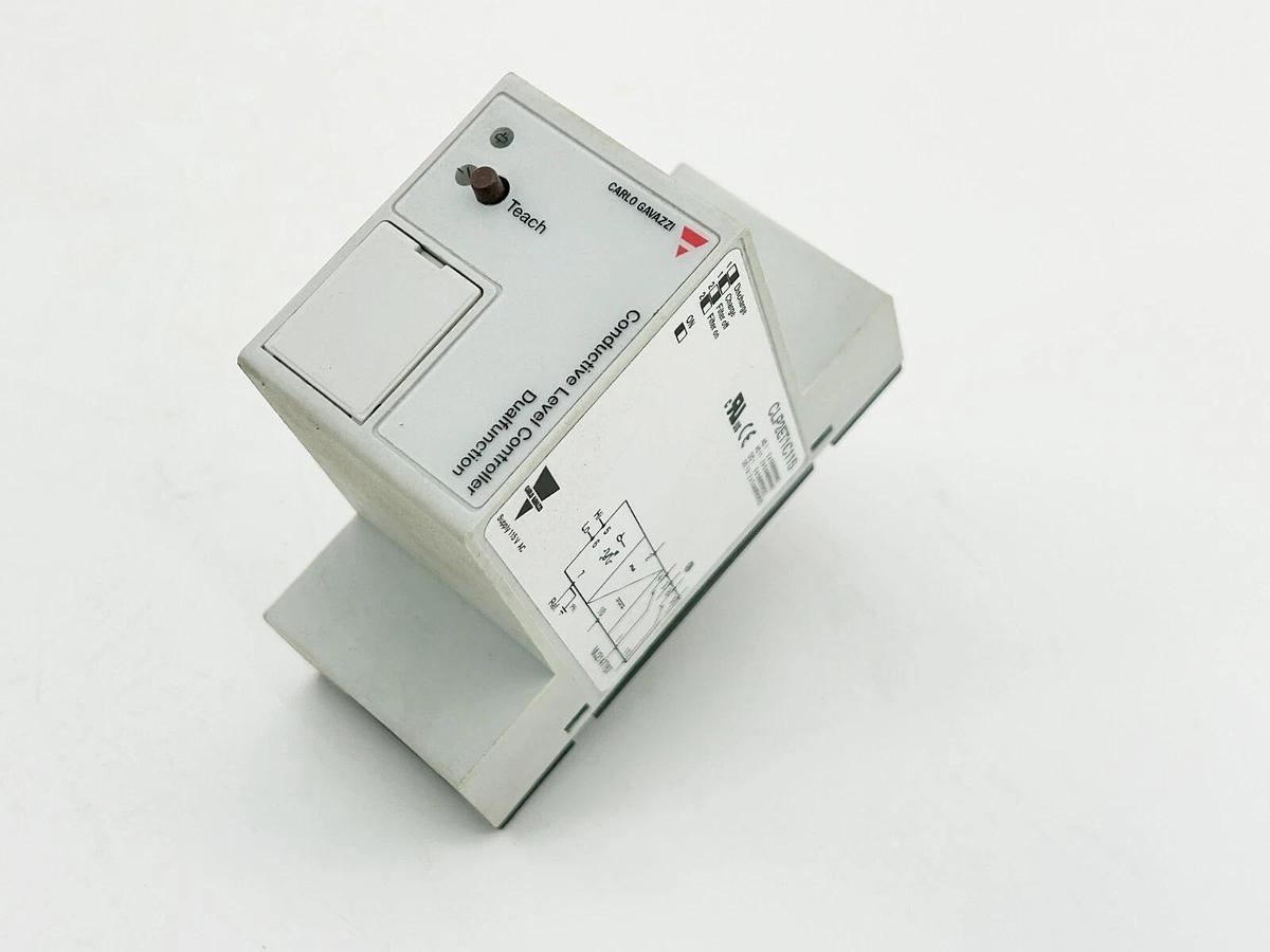 New Carlo Gavazzi CLP2ET1C115 Conductive Level Sensor 115Vac 50/60Hz 2P 11Pin