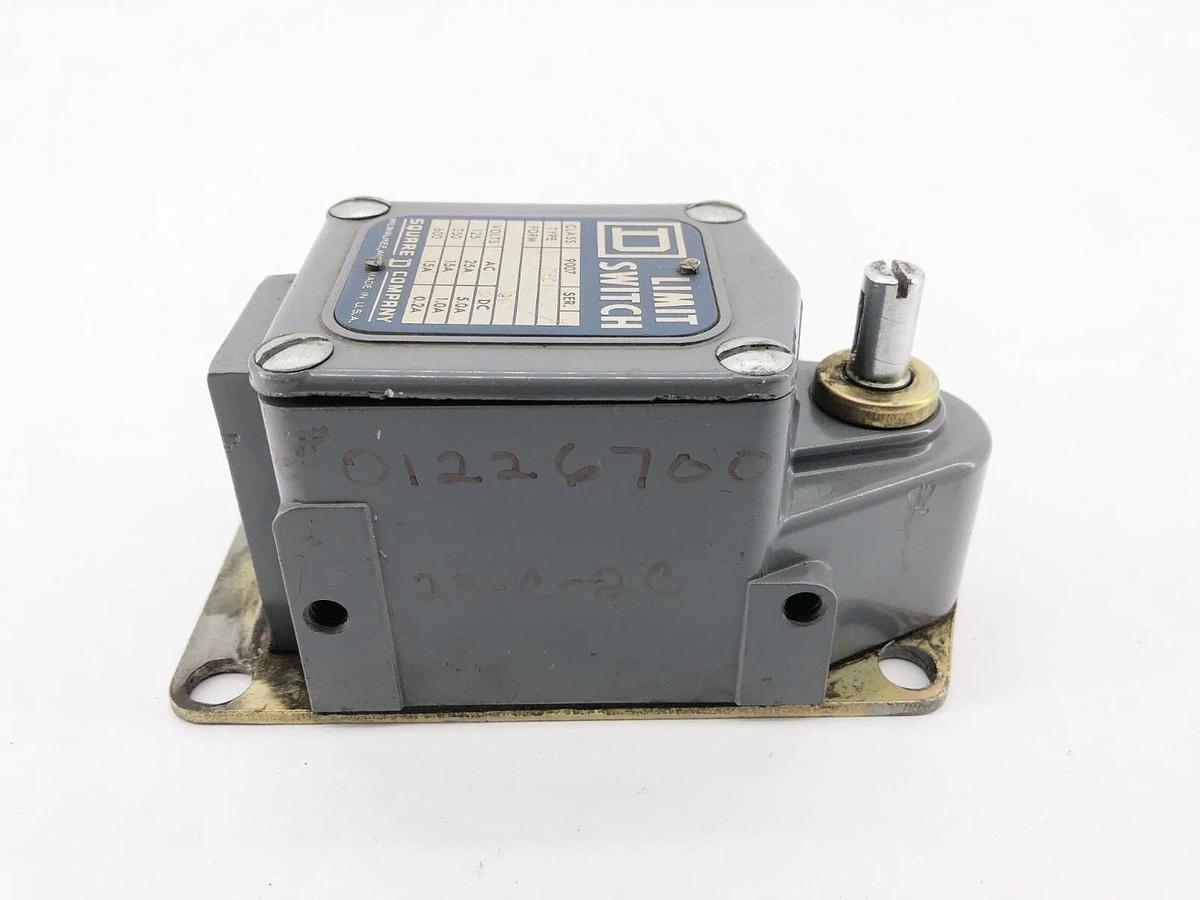 Used Square D 9007TSD1 Rotary Lever Limit Switch 600VAC Ser. A