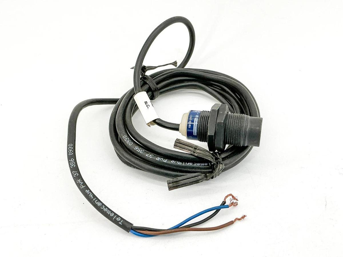 New Telemecanique XS4P18AB120 Inductive Proximity Sensor 12-24V 20mA - No Box