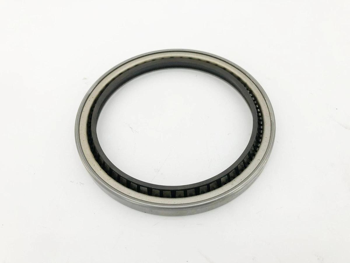 New Garlock 21086-2801 Model 53 Oil Seal 4.625" ID 5.750" OD 0.5" Width