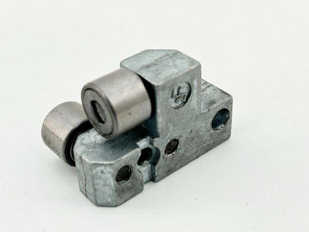 New Milwaukee Power Tools 42-28-0211 Rear Blade Guide Assembly F1-560
