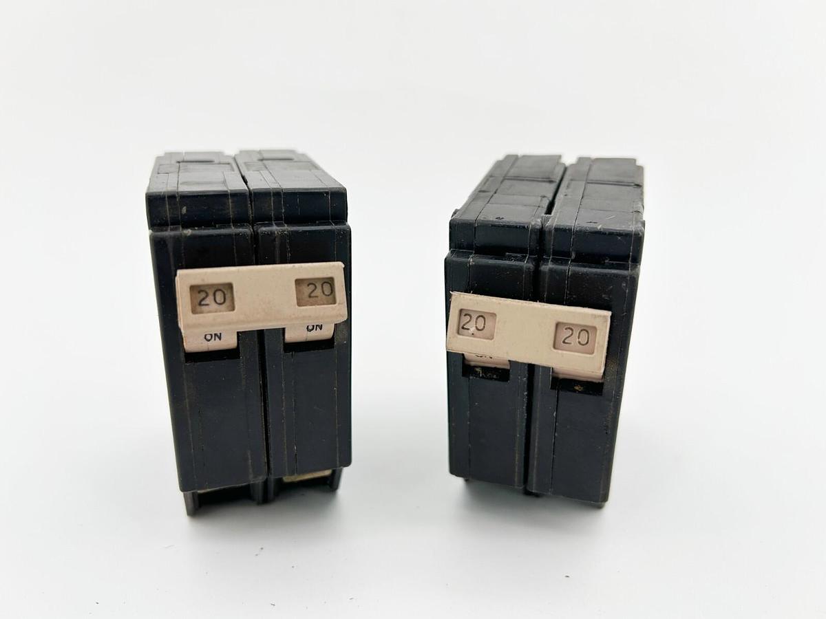 New Lot of 2 Cutler-Hammer CH220 Circuit Breaker 20A 2 Pole 240V Class STL