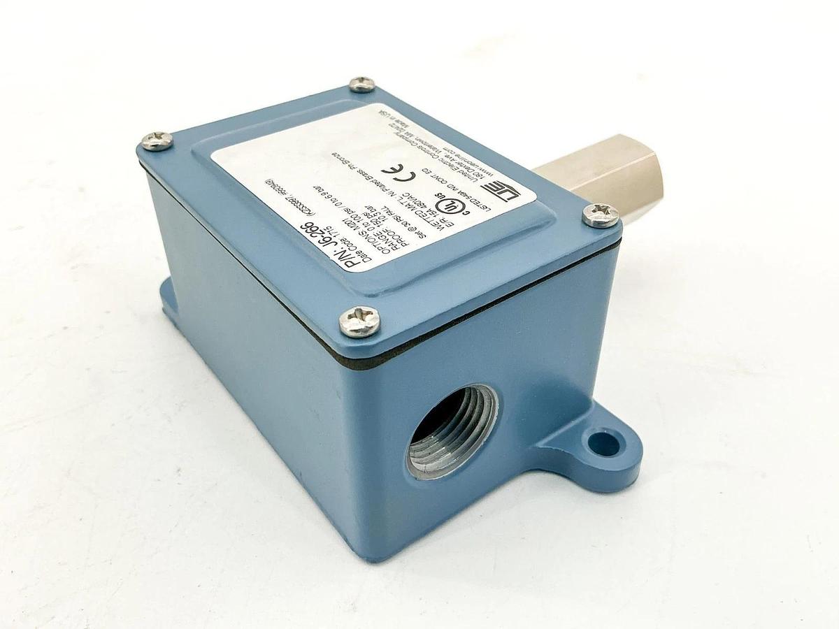 New UE United Electric Controls J6-266 Pressure Switch 14A 480VAC 0-100PSI M201