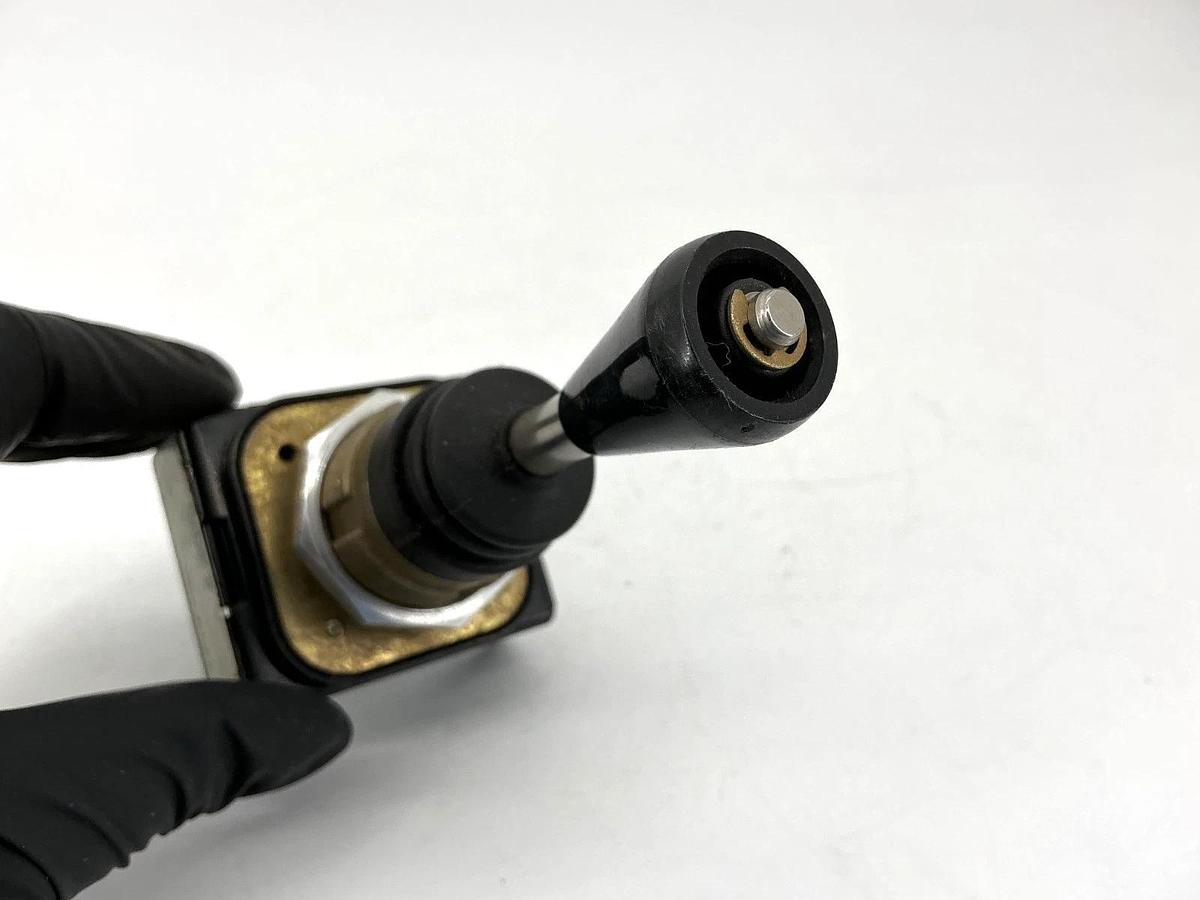 Used Lot of 2 Allen Bradley 800T-T2H3 Ser T Toggle Switch 2-Way MISSING HANDLE CAP