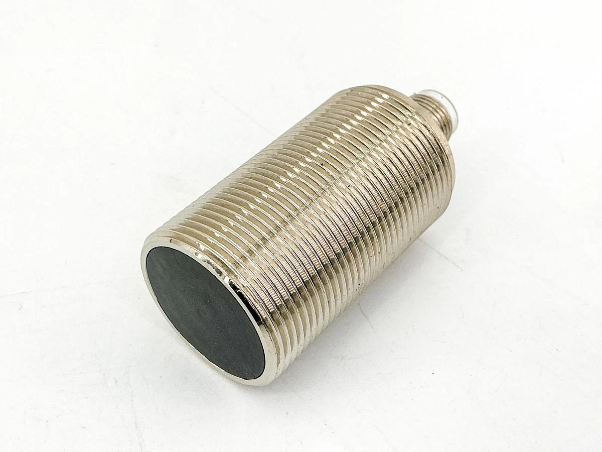 New Allen Bradley 872C-D10NP30-D4 Inductive Proximity Sensor 30VDC 200mA Ser.E