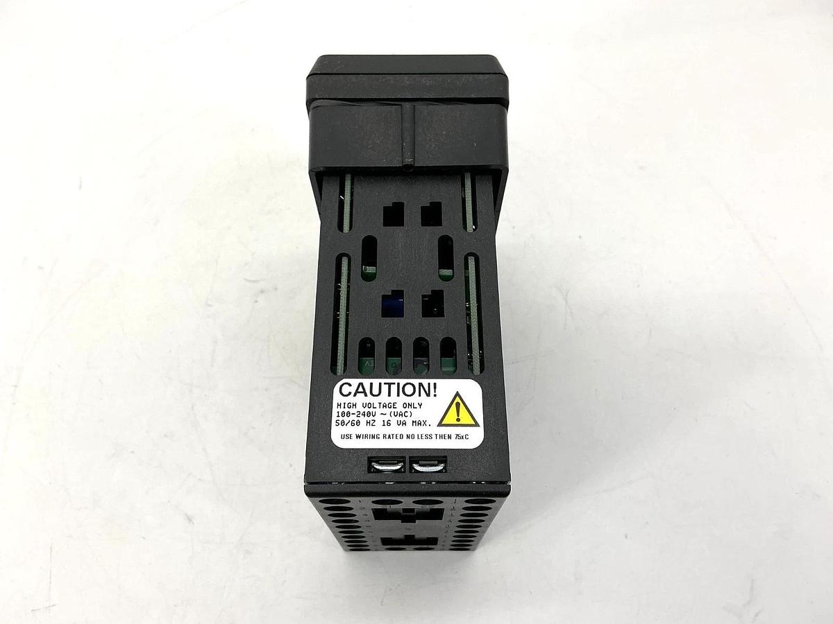 New Watlow 988L-10FD-AARR Ser 988LF Temp Process Controller 100-240VAC 50/60HZ