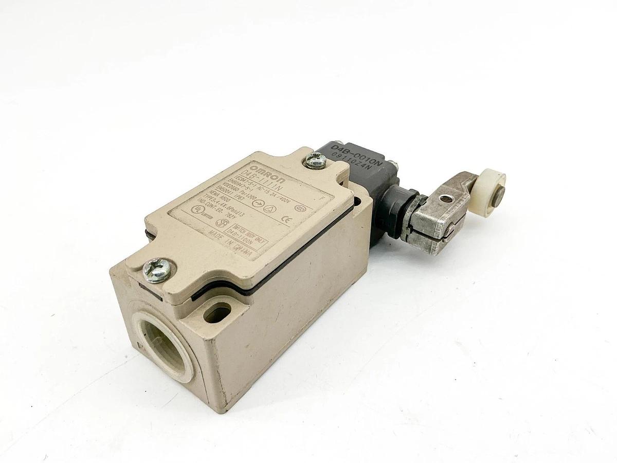 New Omron D4B-4111N Safety Limit Switch W/Roller Lever 400V 2A - No Box