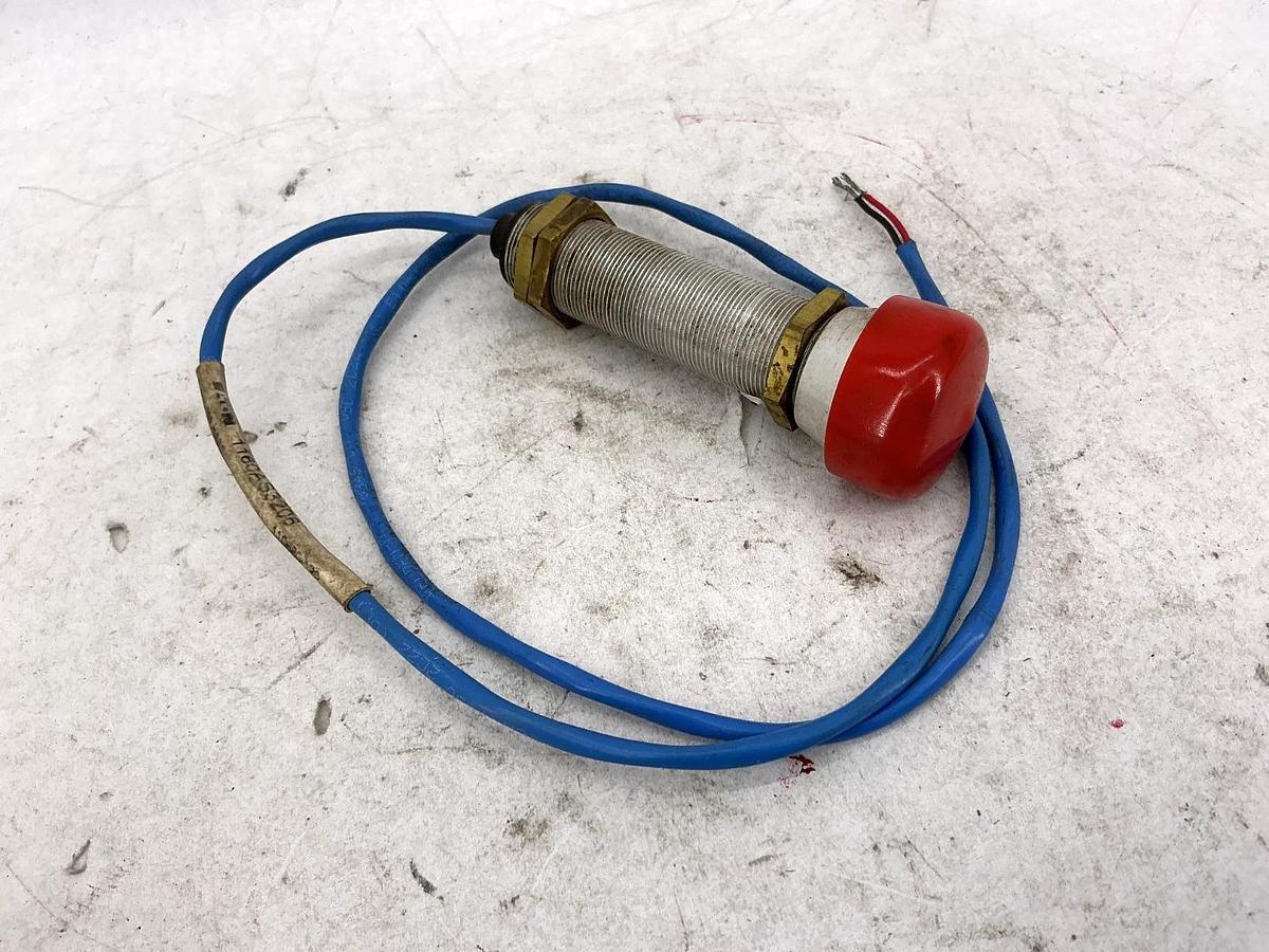 Used Eaton 1160AS3206 Photoelectric Sensor Source Head ~2ft 2-Wire