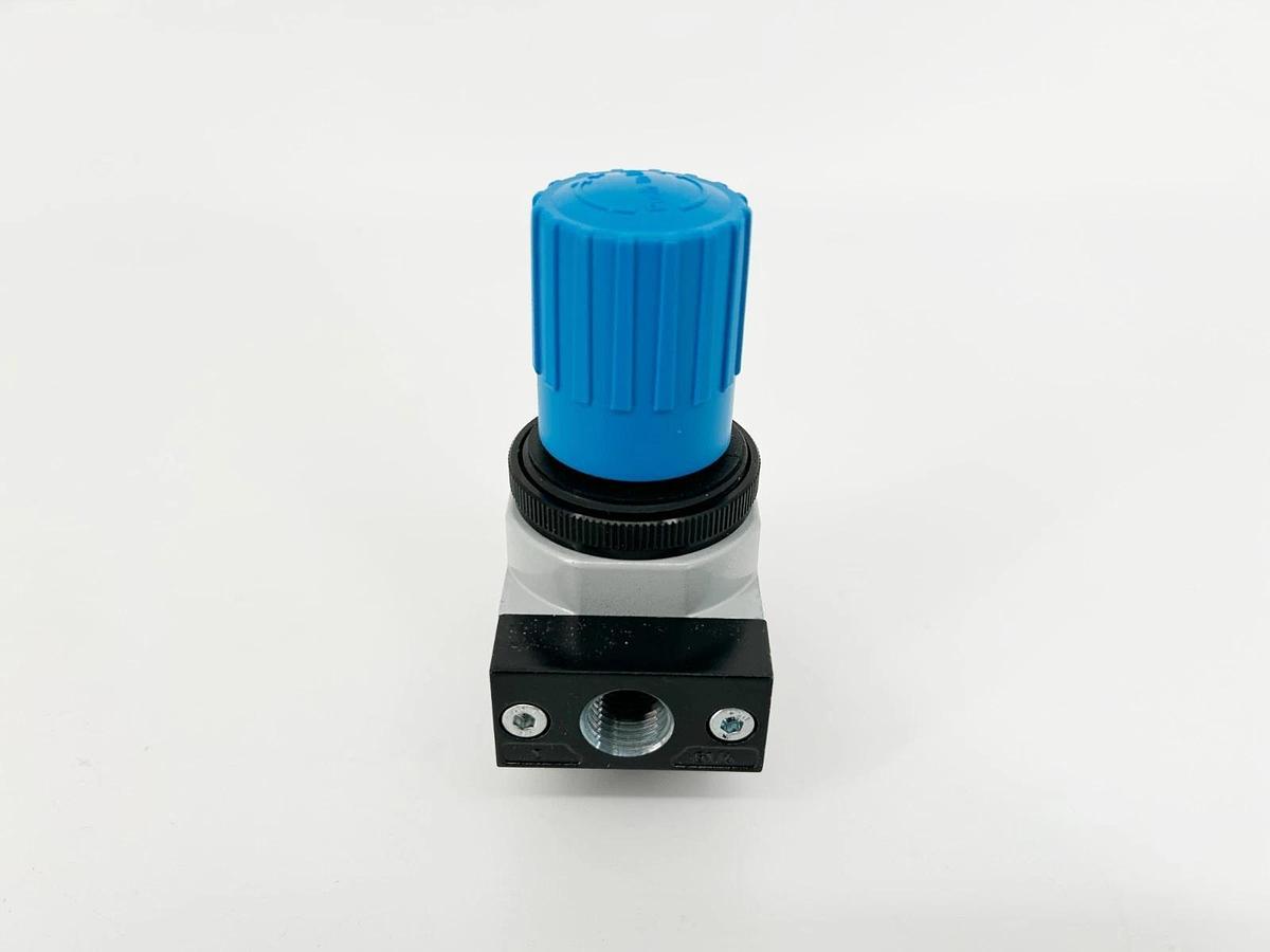 New Festo LR-1/4D-7-O-I-MINI Pressure Regulator 240psi 192307