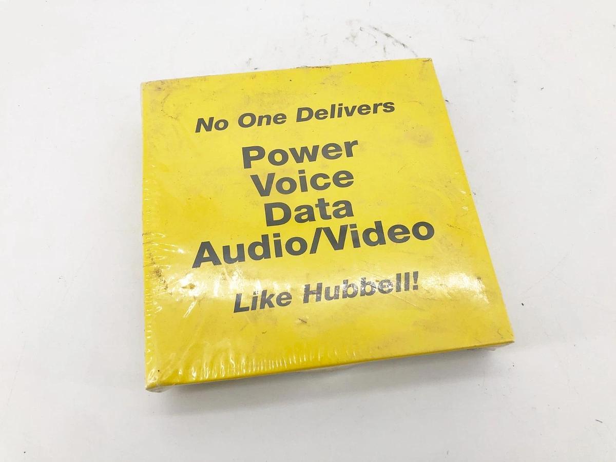 New Hubbell HBL5737AIVA Surface Metal Raceway Fitting 5-1/2" Ivory