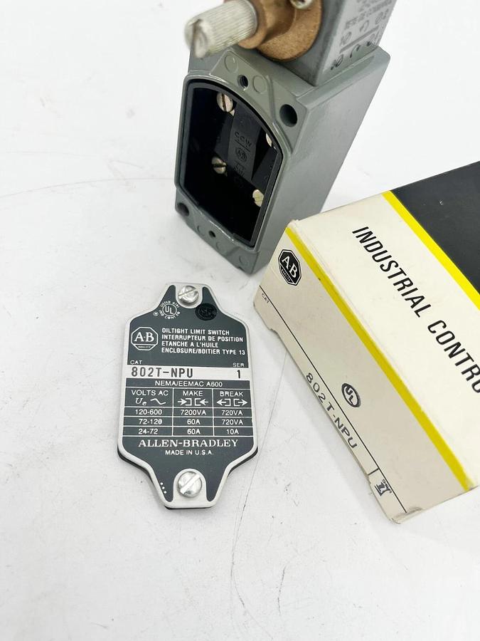 New Allen Bradley 802T-NPU Ser. 1 Oiltight Limit Switch - Old Style Box