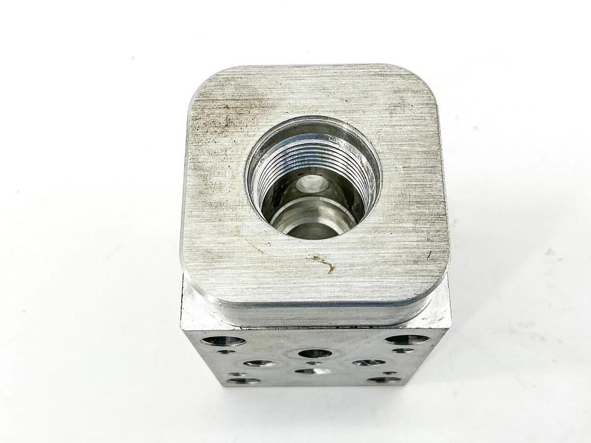 Used Sun Hydraulics GBA Valve Sandwich Manifold 1 Port