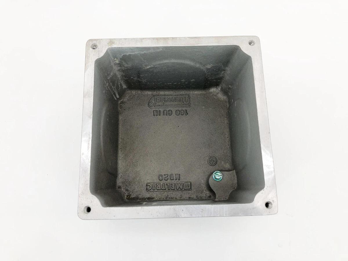 New Meltric 7T6F0N15 Metal Box 1-1/2" NPT Size 6