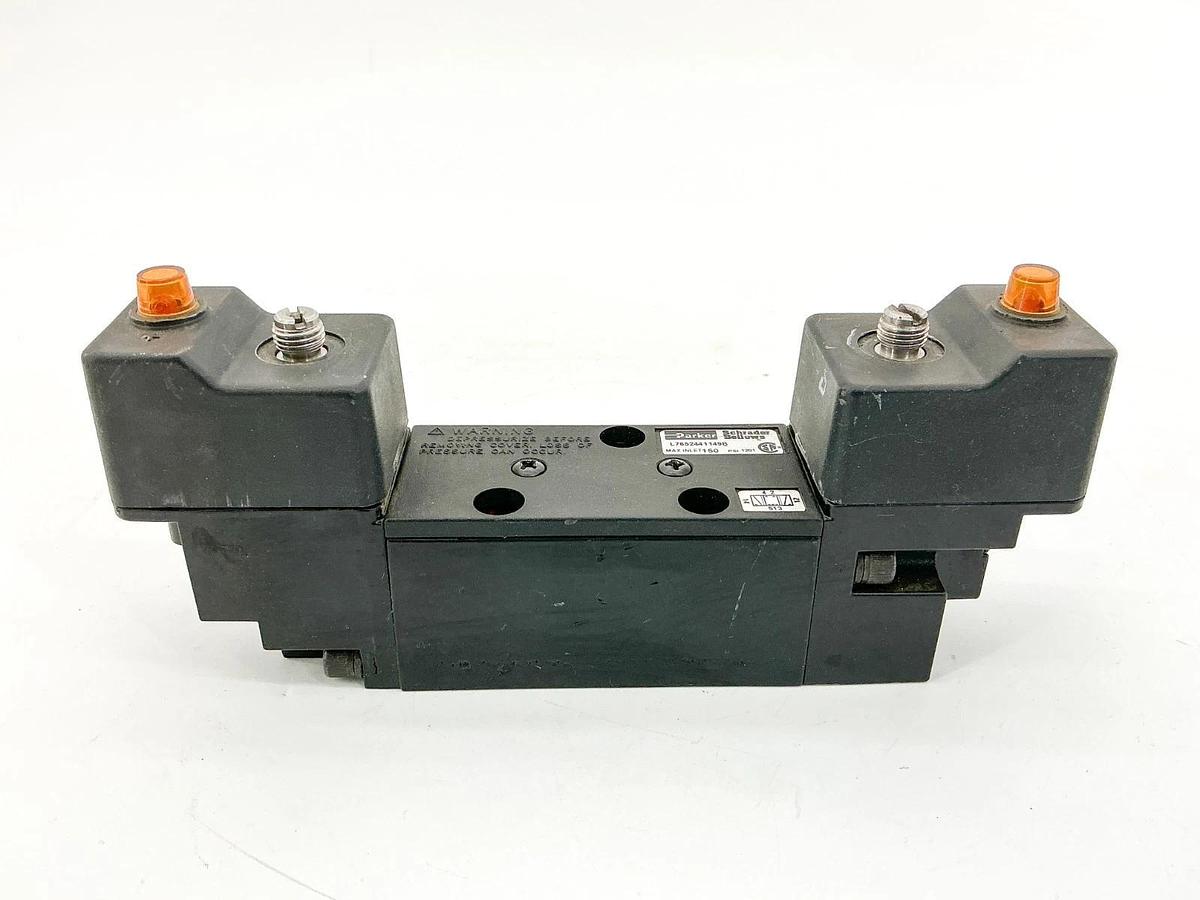 Used Parker L7652441149B Pneumatic Valve 150PSI 24VDC 6W