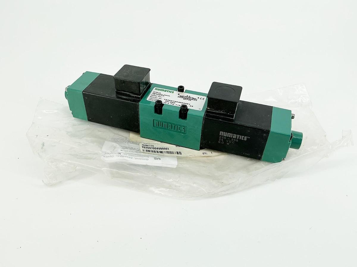 New Numatics 152SS7004000061 Solenoid Valve 24VDC 150PSIG .25A