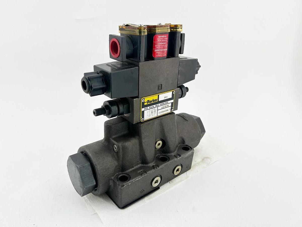 New Parker D61VW004C4NYC53A-82 Hydraulic Valve 3000PSI
