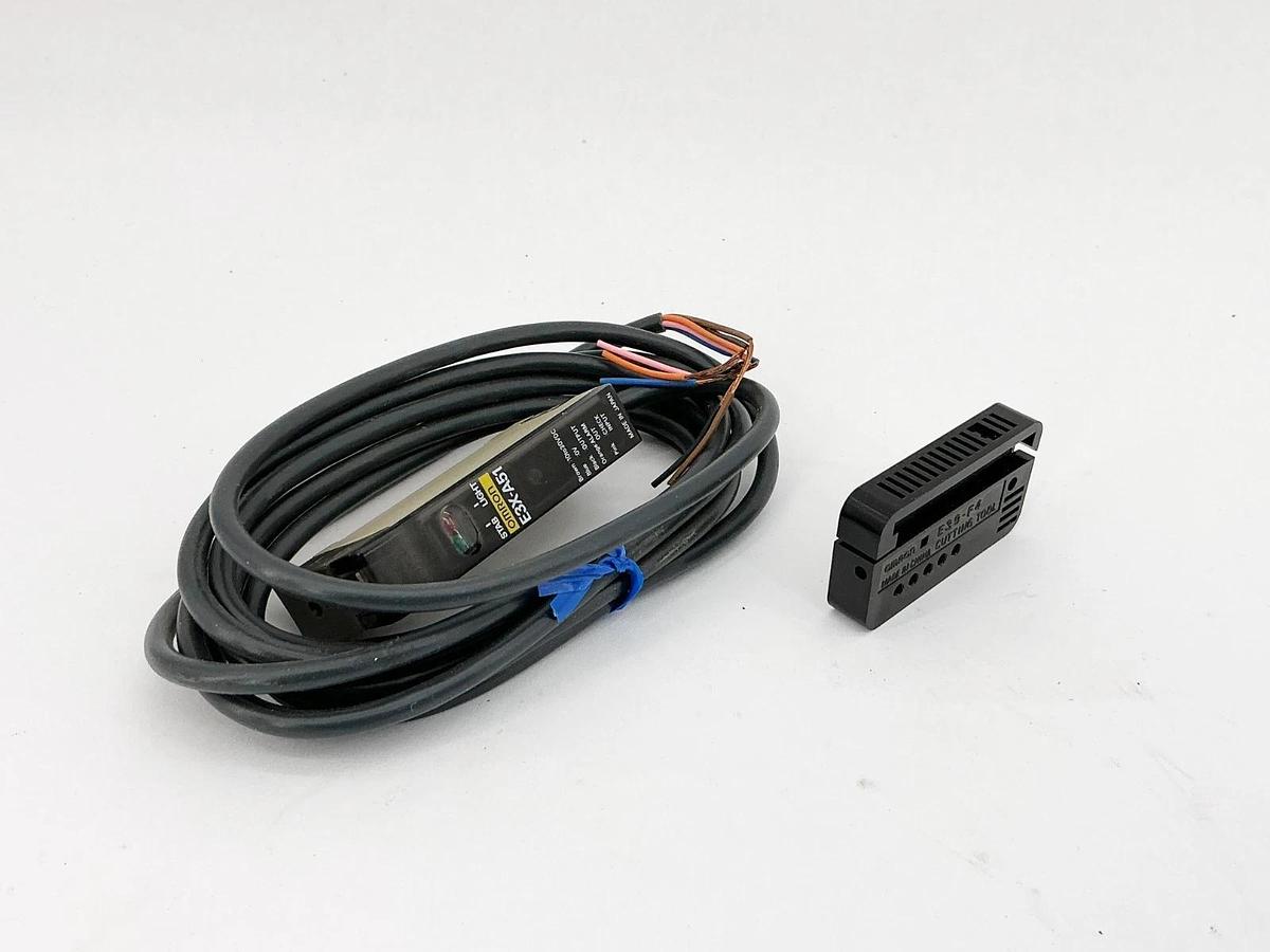 New Omron E3X-A51 Photoelectric Sensor 10-30VDC 2MM 5 Wire