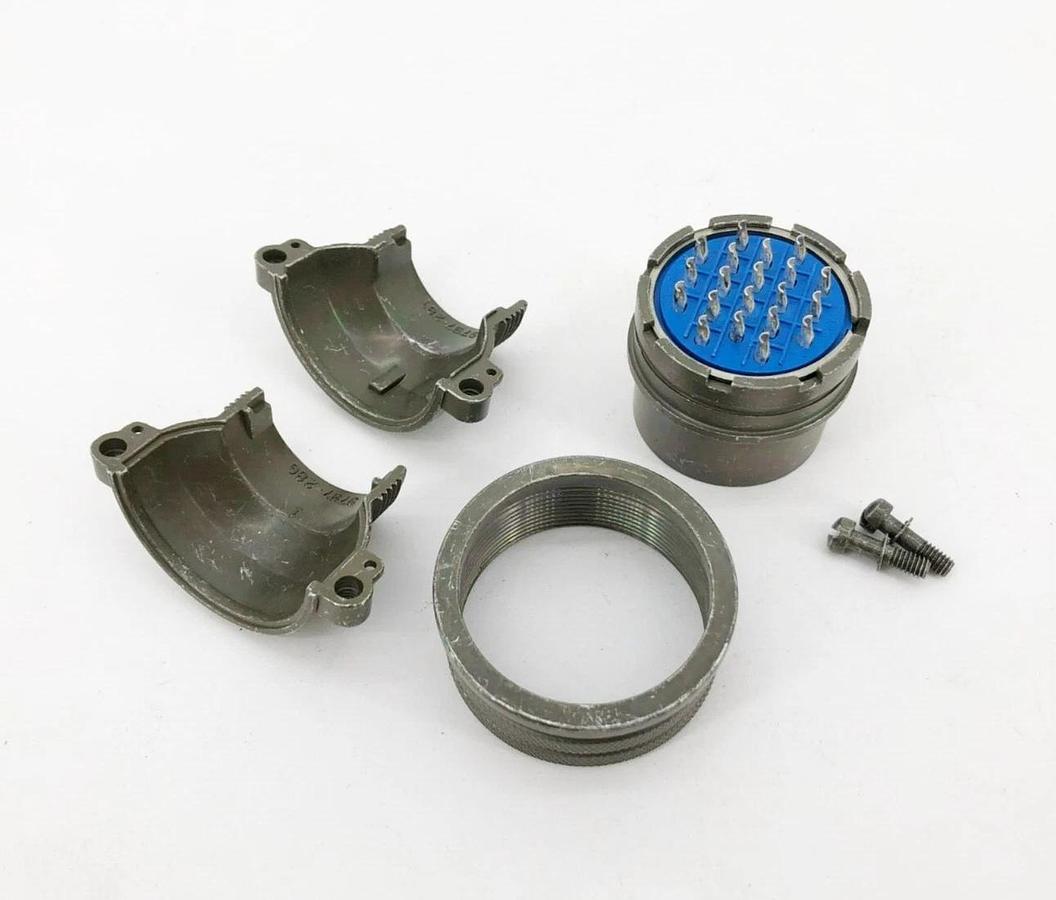 New Amphenol 97-3106B-28 0850 Circular Connector Receptacle Size 28