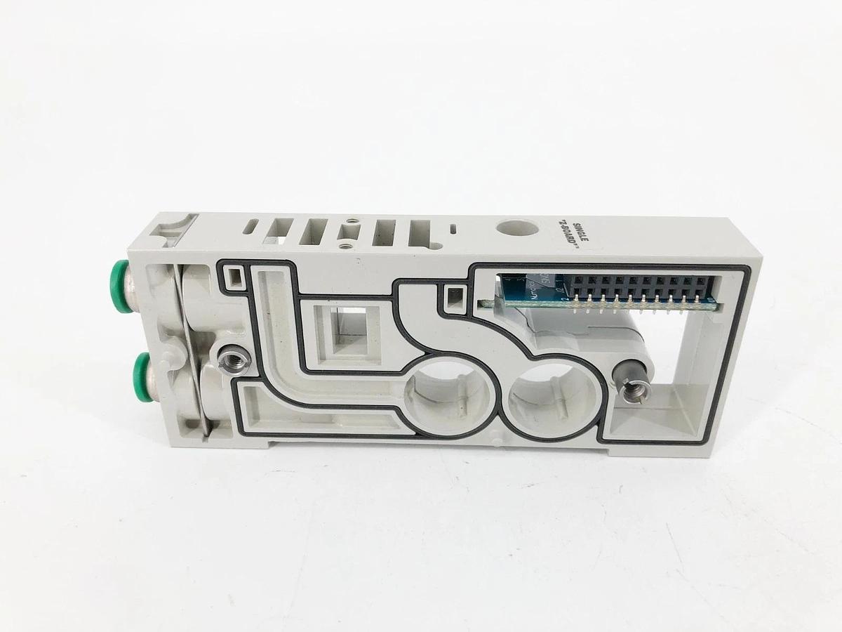New Numatics 203-1365 Manifold Assembly Z-Board 1/4" Push In Fittings