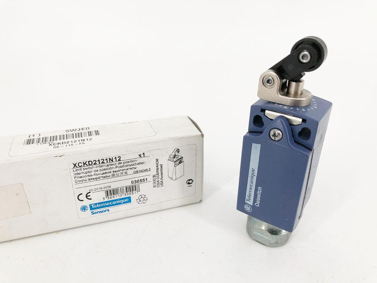 New Telemecanique XCKD2121N12 Limit Switch 240VAC 10A ZCD21 5WJE0