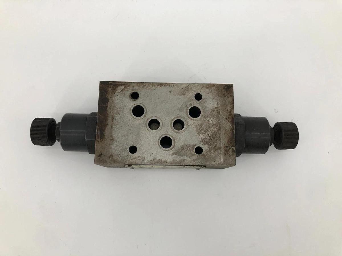 Used Parker FM3DDKN Flow Control Valve, 3000psi