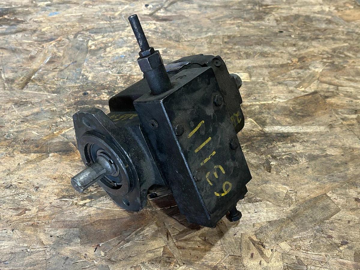 Used OilGear PVWH-10-LSAY-CNNN Hydraulic Pump