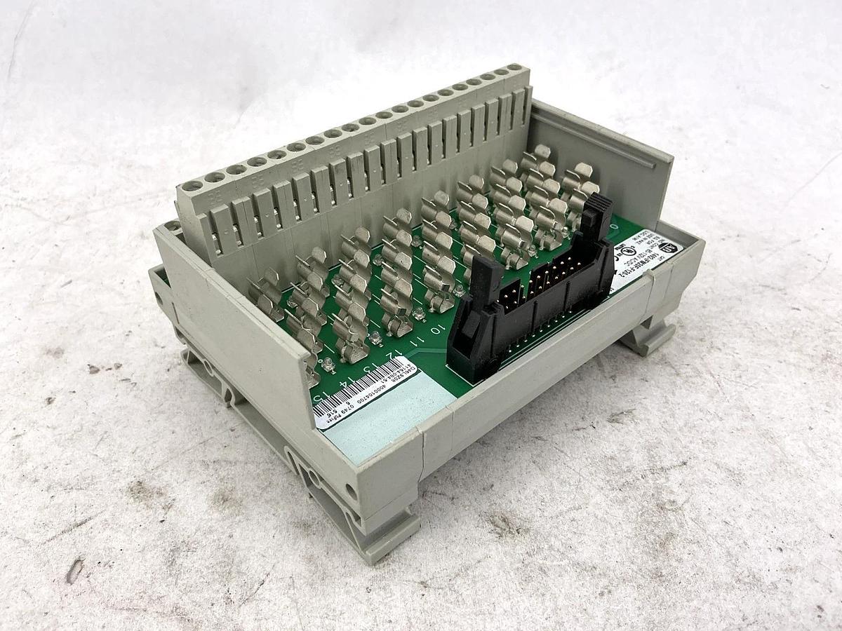 New Allen Bradley 1492-IFM20F-F120-2 Ser A 20PT Fusible Interface Module -No Box