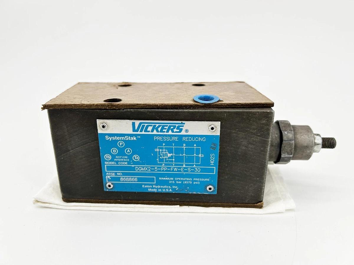 New Vickers DGMX2-5-PP-FW-E-S-30 Pressure Reducing Valve 868866 - No Box