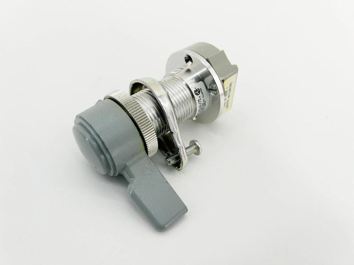 New Allen Bradley 800H-NP11KF4 Selector Switch 4 Position Wing Lever Maintained