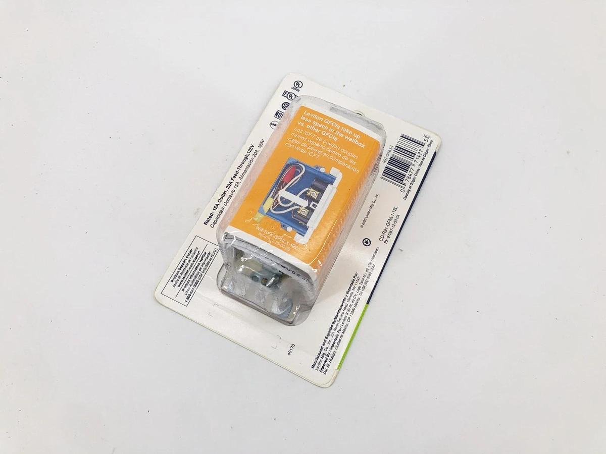 New Leviton GFNL1-I Slim Ivory GFCI Tamper-Resistant Receptacle w/ LED 125V 15A