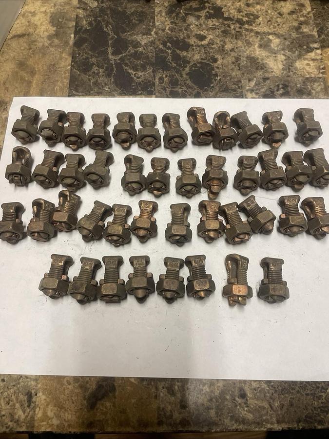 New Burndy QA34-2N Terminal Grounding Lug 400-500 KCMIL 2-Hole 1/2" - No Box