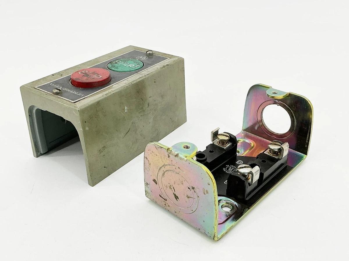 Used Allen Bradley 800S-2SA Start Stop Momentary Pushbutton Station 600V Ser.M