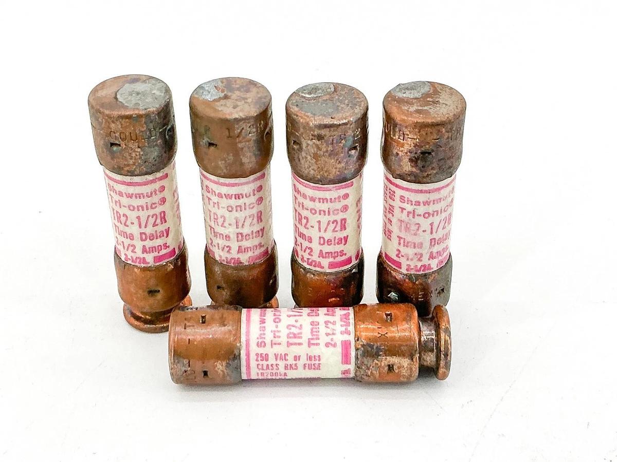 New Lot of 5 Ferraz Shawmut TRM2-1/2R Time Delay Fuse 2-1/2A 250V RK5 - No Box