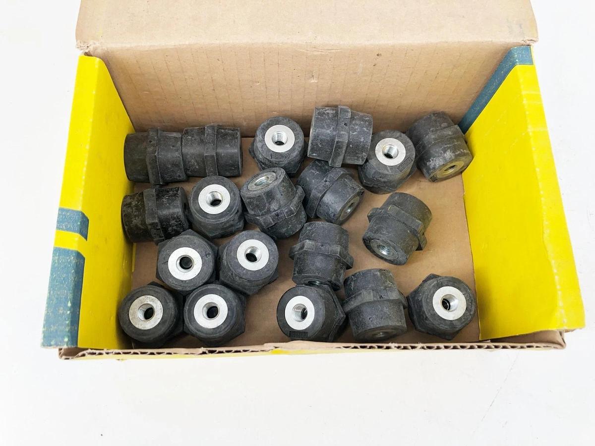 Box of 19 New NVent Eriflex 548450 Low Voltage Insulators ISO TP 30M8