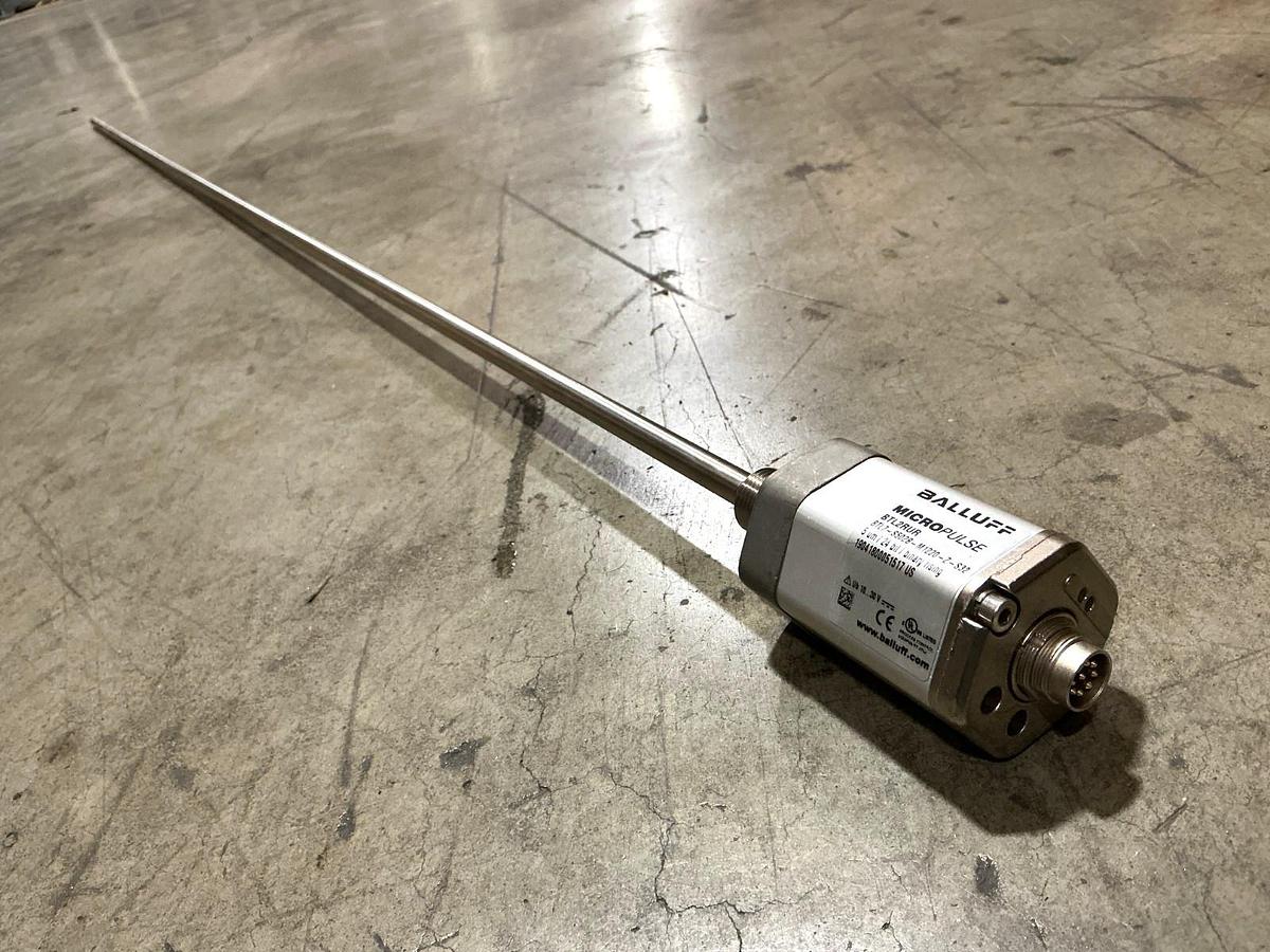 New Balluff BTL7-S502B-M1220-Z-S32 Linear Sensor BTL2RUR 8-Pin 10-30V - No Box