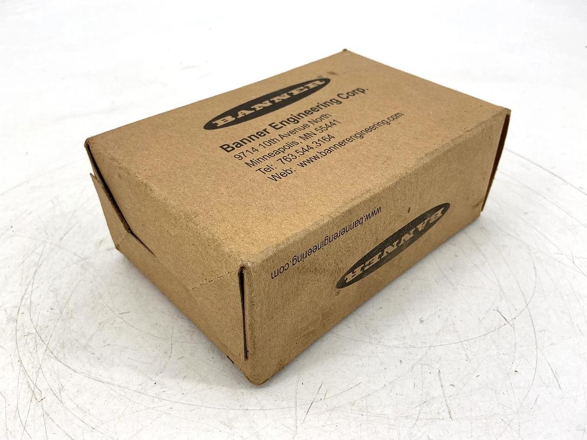 New Banner Engineering SM2A30SRLC Photoelectric Sensor 24-240VAC 28463